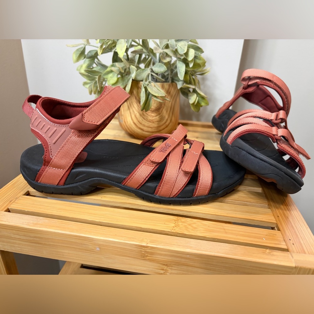 Teva Sandals Women's size 8
